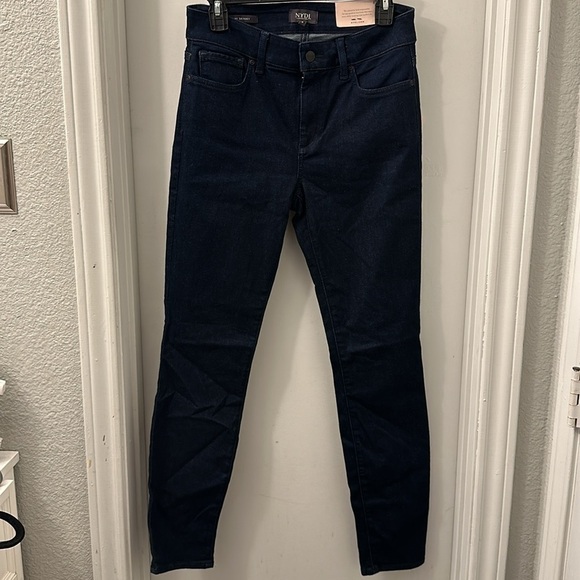 NWT NYDJ Women's Ami Skinny Denim Jeans Color: Rinse - Picture 9 of 15